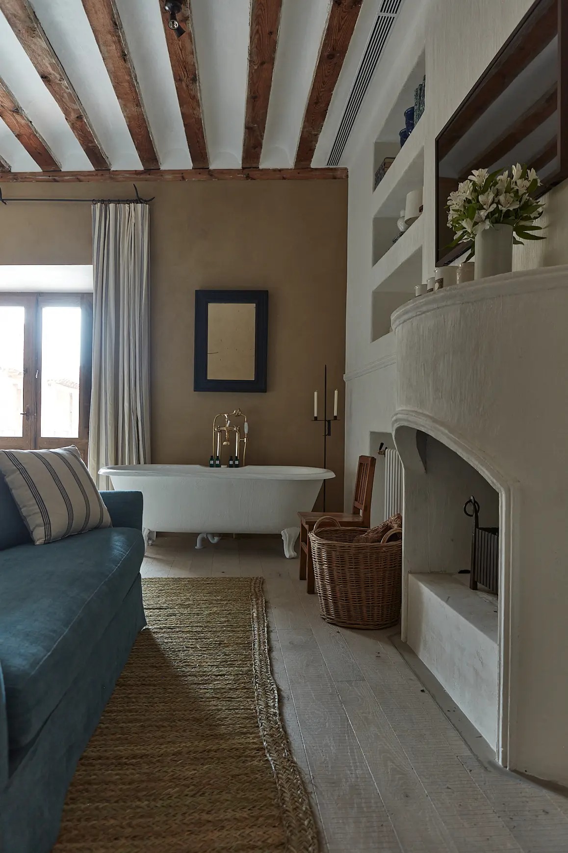 Casa Munoz – Century Stone House 13