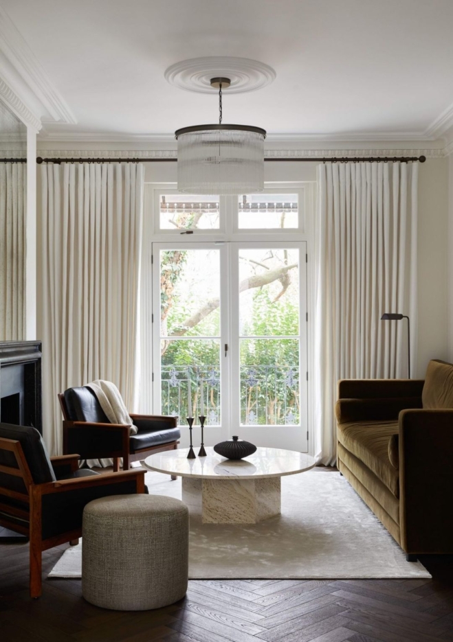 Covet Noir – No43 Notting Hill 1