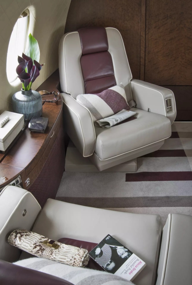 Jean-Louis Denoit – Falcon 2000 4