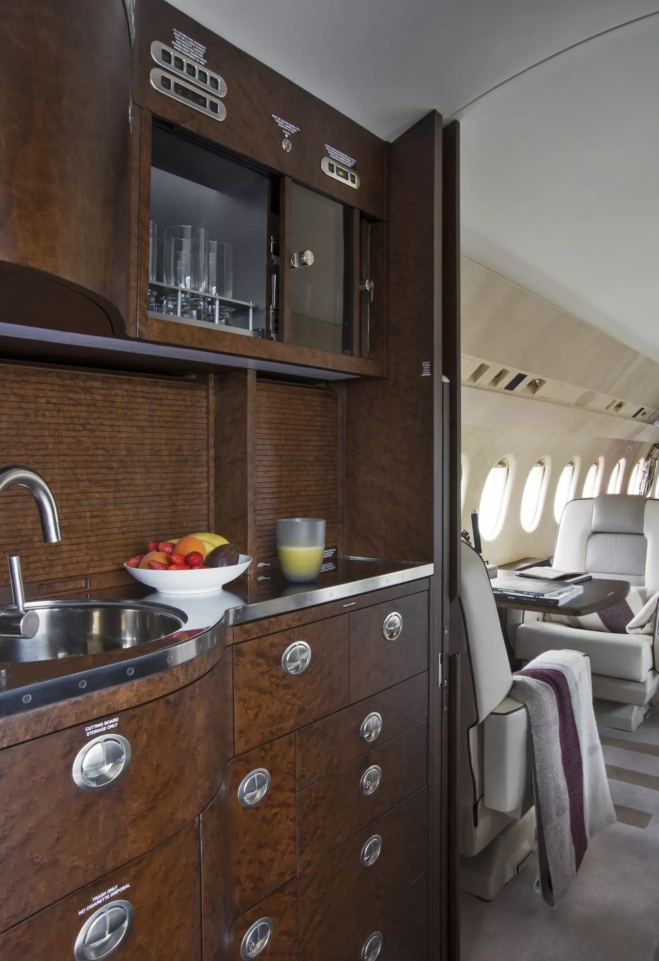 Jean-Louis Denoit – Falcon 2000 6