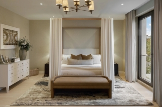 Laura Hammett – 80 Holland Park 3