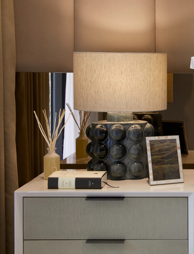Laura Hammett – 80 Holland Park 5