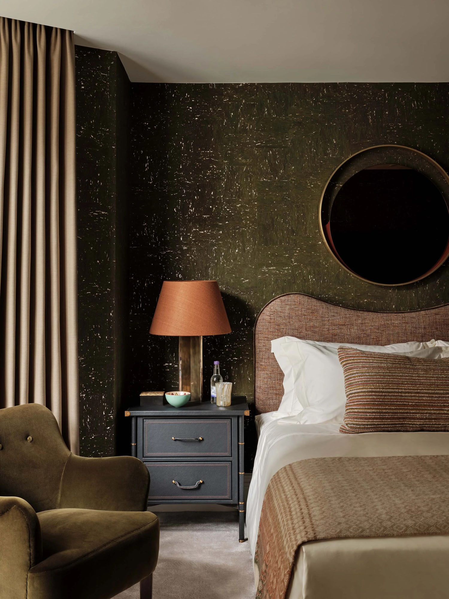 Douglas Mackie – Mayfair_7